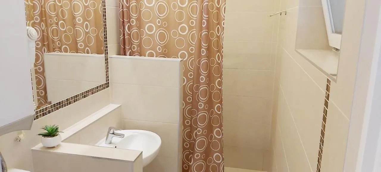 Paradise Apartmanhaz Eger 0*,  Hungary