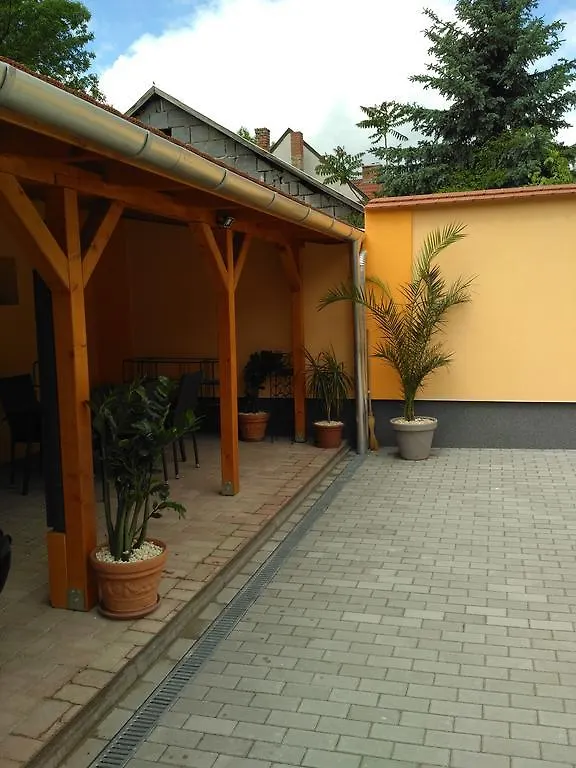 Paradise Apartmanhaz Eger